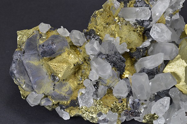 Chalcopyrite, Sphalerite, Galena, Quartz