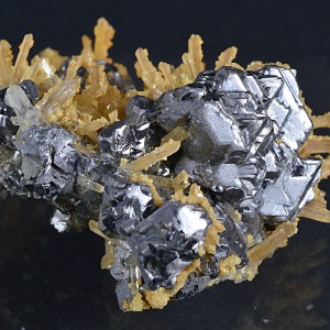 Spinel Law Twin Galena, Quartz, Calcite