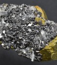 Sphalerite with Quartz inclusions set on Chalcopyrite