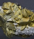 Sphalerite with Quartz inclusions set on Chalcopyrite