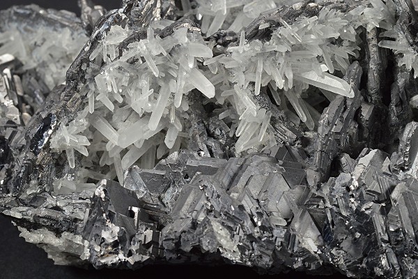 Spinel Law Twin Galena, Quartz, Calcite