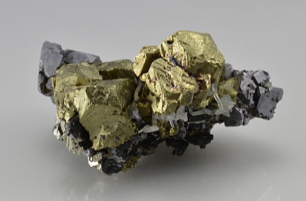 Chalcopyrite , Skeletal Galena, Sphalerite, Pyrite, Quartz