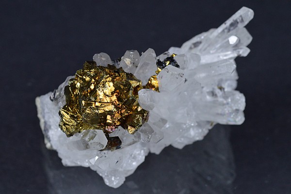 Chalcopyrite, Sphalerite, Quartz