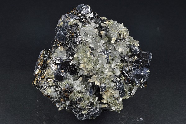 Melted habit Galena, Sphalerite, Quartz