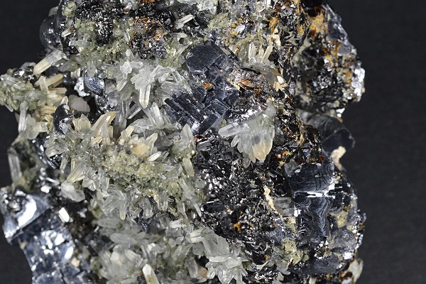 Melted habit Galena, Sphalerite, Quartz