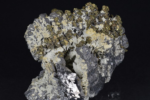 Spinel Law Twin Galena, Chalcopyrite, Calcite, Quartz