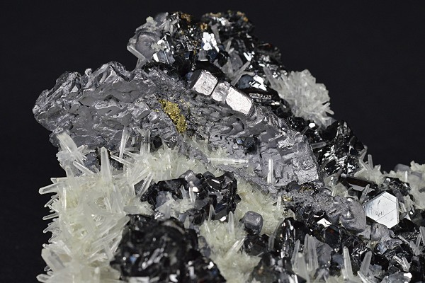 Sphalerite, thin Galena plate , iridescent Chalcopyrite, Quartz, Pyrite