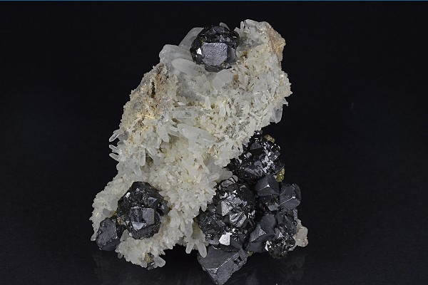 gem Sphalerite var.Cleiophane, Galena, Quartz, Chalcopyrite, Calcite