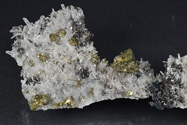 Chalcopyrite, Sphalerite, Quartz