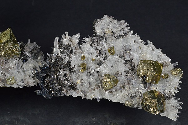 Chalcopyrite, Sphalerite, Quartz