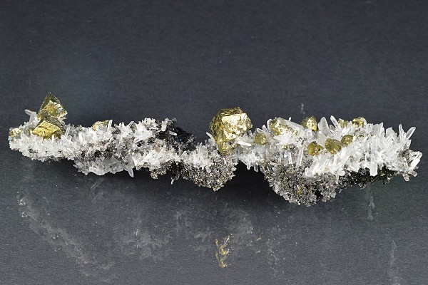 Chalcopyrite, Sphalerite, Quartz