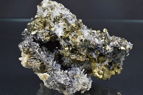 Chalcopyrite, Pyrite, Galena, Calcite, Quartz