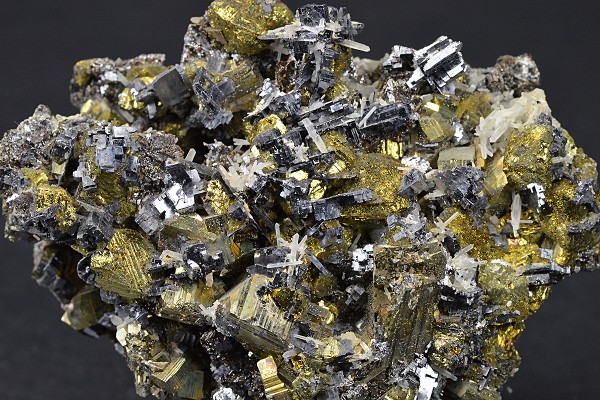 Chalcopyrite, Pyrite, Galena, Quartz, Calcite