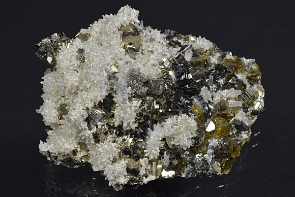 Cleiophane, Pyrite, Quartz, Calcite