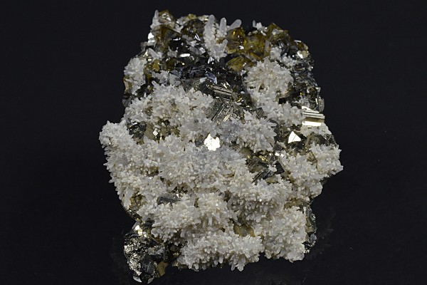 Cleiophane, Pyrite, Quartz, Calcite