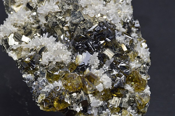 Cleiophane, Pyrite, Quartz, Calcite