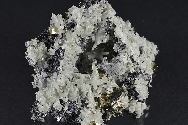 Pyrite, Sphalerite, Quartz, Galena