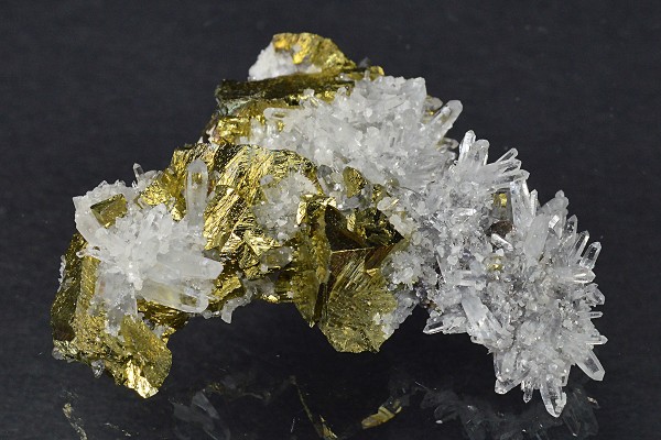 Chalcopyrite, Quartz