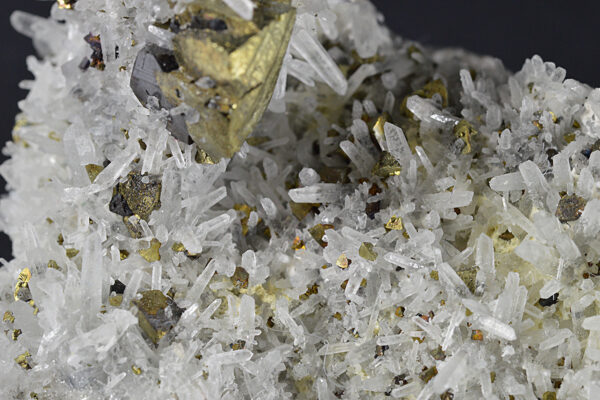 Quartz, Chalcopyrite, Galena, Calcite