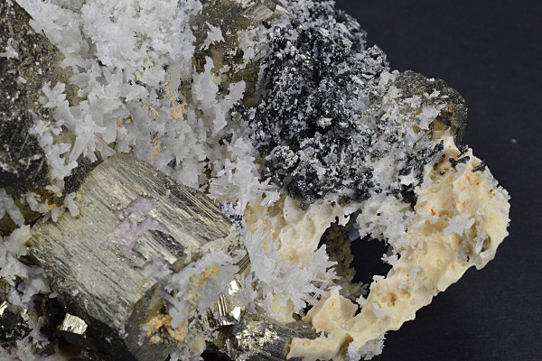Pyrite, Quartz, Calcite, Sphalerite