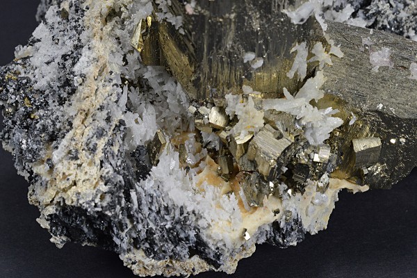 Pyrite, Quartz, Calcite, Sphalerite