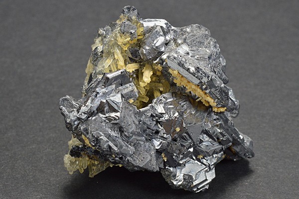 Spinel Law Twin Galena, Quartz, Calcite