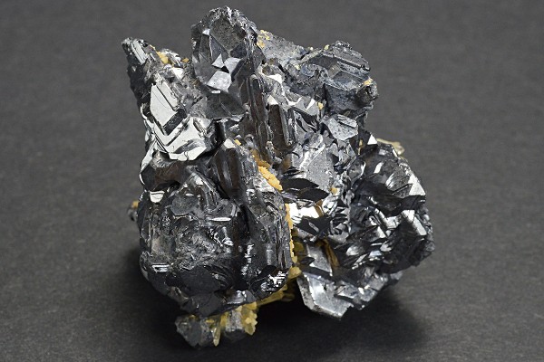 Spinel Law Twin Galena, Quartz, Calcite
