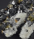 Sphalerite, iridescent Chalcopyrite, Quartz