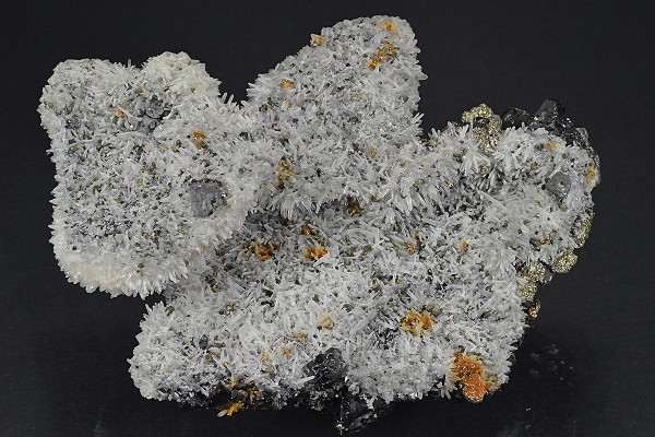 Sphalerite, iridescent Chalcopyrite, Quartz