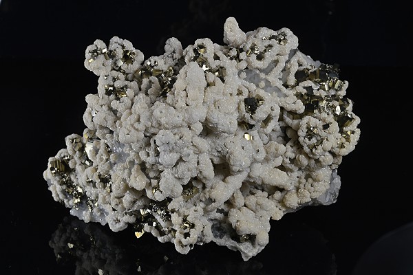 Pyrite, Siderite, Quartz, Calcite