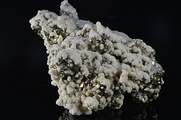 Pyrite, Siderite, Quartz, Calcite