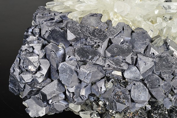 Twinned and truncated Galena, Quartz, Sphalerite