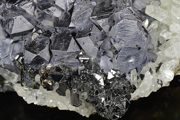 Twinned and truncated Galena, Quartz, Sphalerite