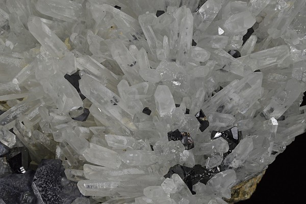 Twinned and truncated Galena, Quartz, Sphalerite