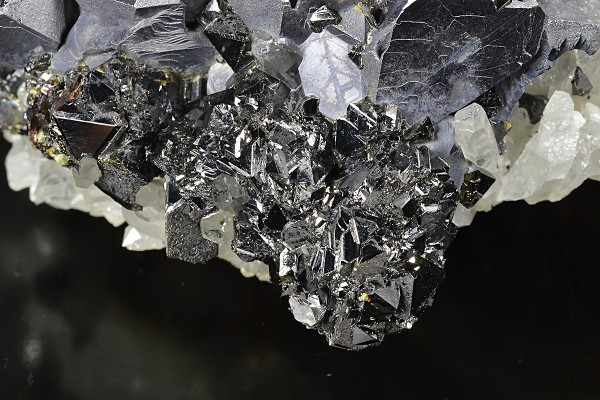 Twinned and truncated Galena, Quartz, Sphalerite