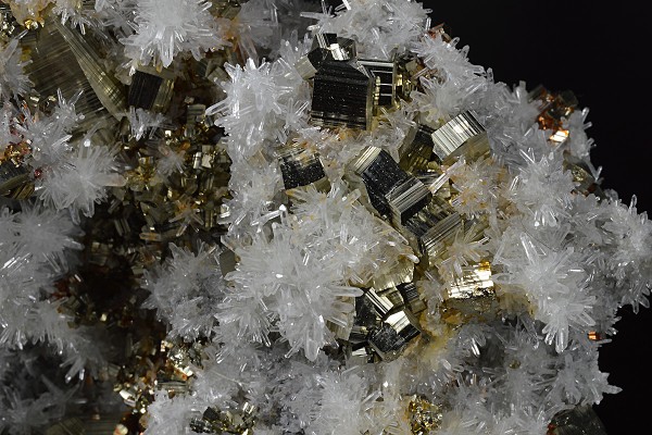 Japan Law Twin Quartz on Pyrite