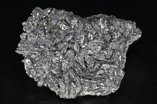 Spinel Law Twin Galena with Quartz inclusions