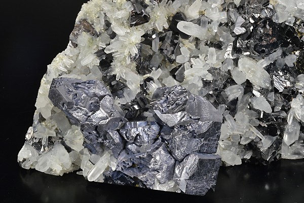 Twinned and truncated Galena, Sphalerite, Quartz
