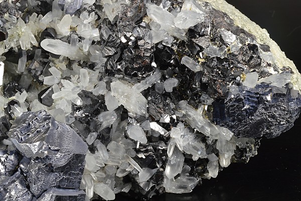 Twinned and truncated Galena, Sphalerite, Quartz