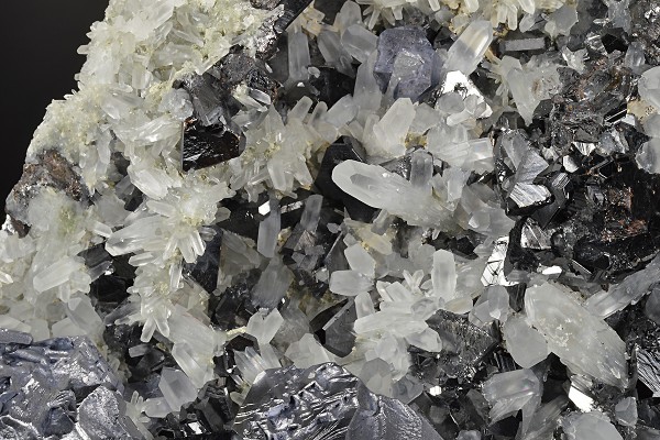 Twinned and truncated Galena, Sphalerite, Quartz