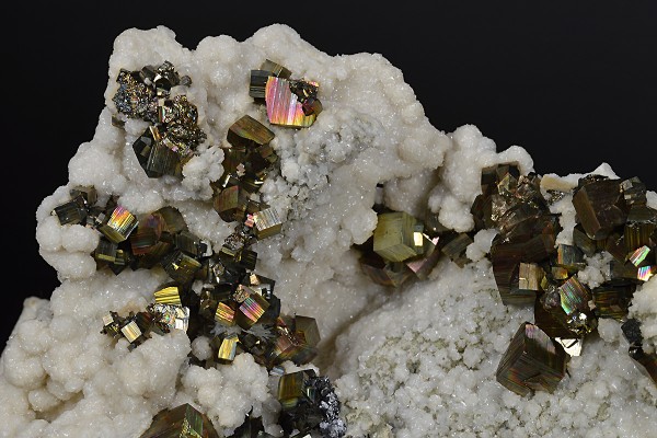 Pyrite, Sphalerite, Quartz, Calcite