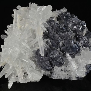 Quartz set on twinned Galena