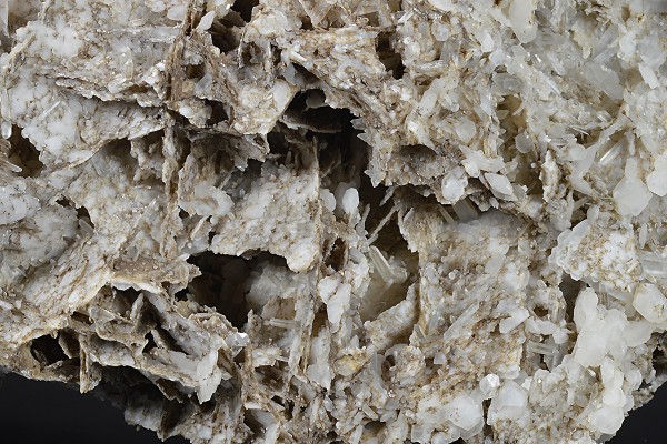 Two generations Calcite with Quartz inclusions