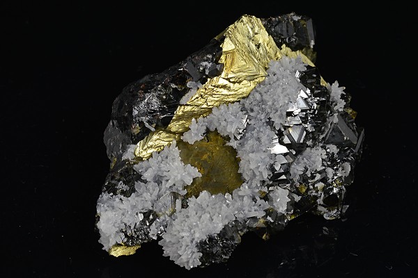 Chalcopyrite, Sphalerite, Quartz