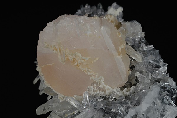 Calcite set on Quartz
