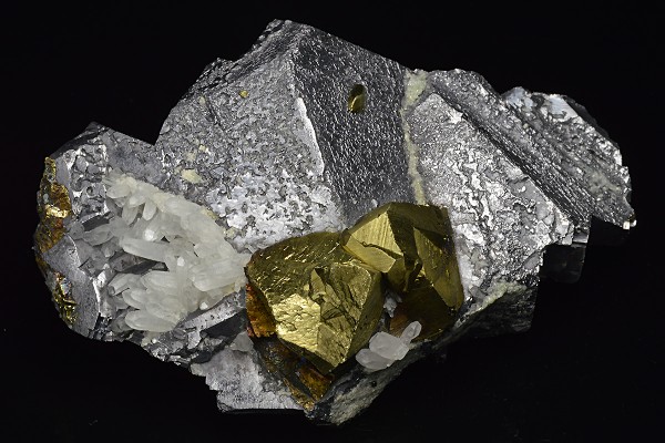 Chalcopyrite, Quartz set on Galena