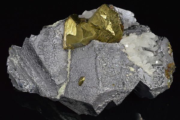 Chalcopyrite, Quartz set on Galena