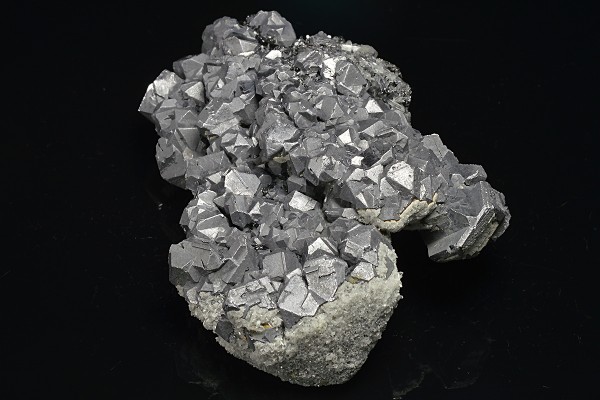 Twinned and truncated Galena, Sphalerite, Quartz