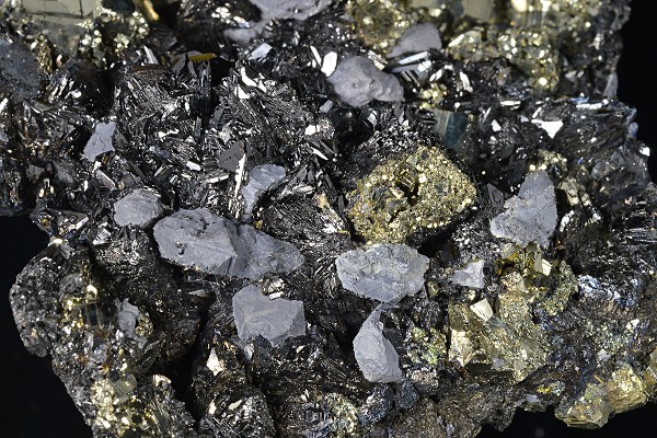 Sphalerite tetrahedrons,Pyrite, Chalcopyrite, Galena