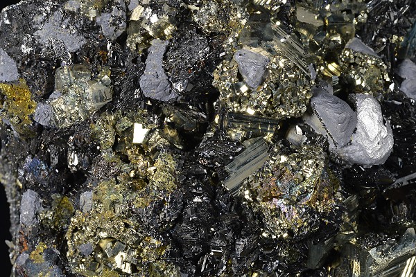 Sphalerite tetrahedrons,Pyrite, Chalcopyrite, Galena